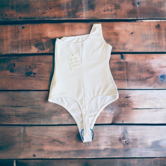 Show Me Your MuMu White Bodysuit One Shoulder Sleeveless in Bone Size Small - Picture 6 of 10